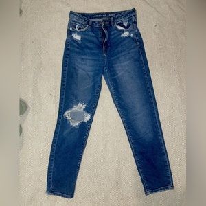SIZE 6 AMERICAN EAGLE MOM JEANS